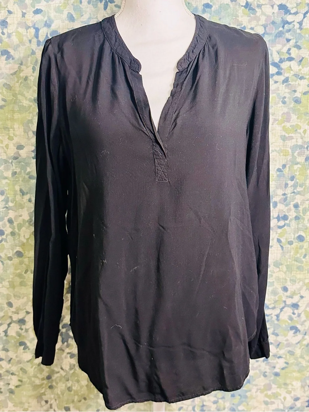 Velvet by Graham & Spencer Black Rayon Popover Blouse Size S